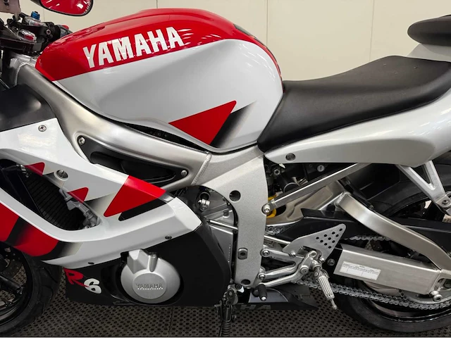 Yamaha - sport - r6 - motorfiets - 1999 - afbeelding 8 van  17