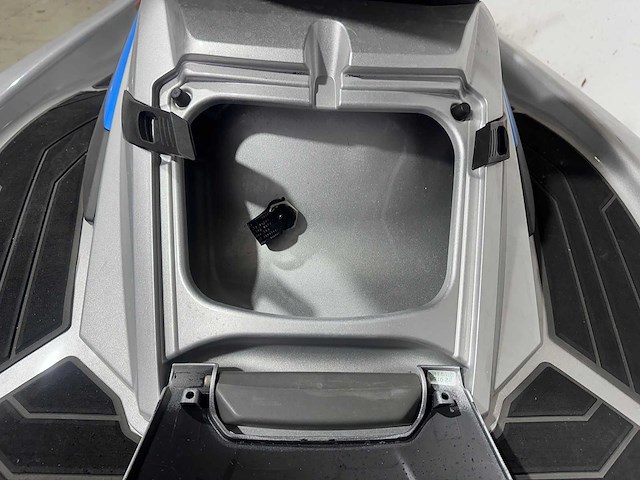 Yamaha - waverunner fx cruiser + trailer - 2023-03-17 - afbeelding 11 van  27