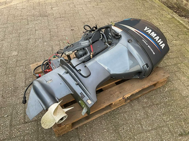 Yamaha buitenboordmotor - afbeelding 1 van  8