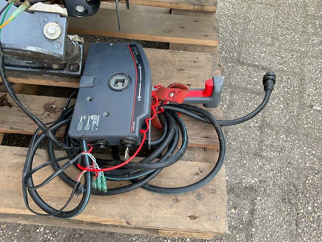 Yamaha buitenboordmotor - afbeelding 6 van  8