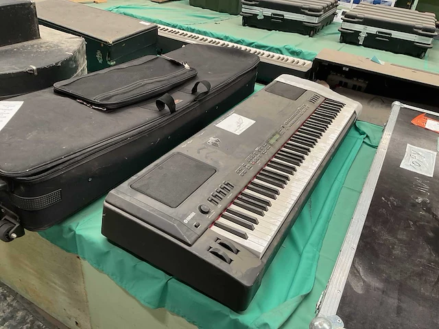 Yamaha cp300 piano - afbeelding 1 van  6