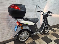 Yamaha ed06 25 km elektrische snorscooter - afbeelding 5 van  8