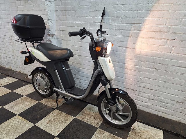 Yamaha ed06 25 km elektrische snorscooter - afbeelding 7 van  8