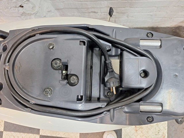 Yamaha ed06 25 km elektrische snorscooter - afbeelding 8 van  8