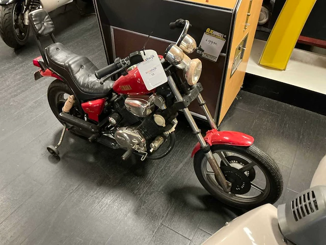 Yamaha elektrische chopper kinder motorfiets - afbeelding 1 van  6