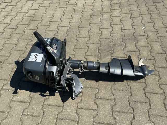 Yamaha f6cmh - 6 pk - 4-takt buitenboordmotor - afbeelding 2 van  5
