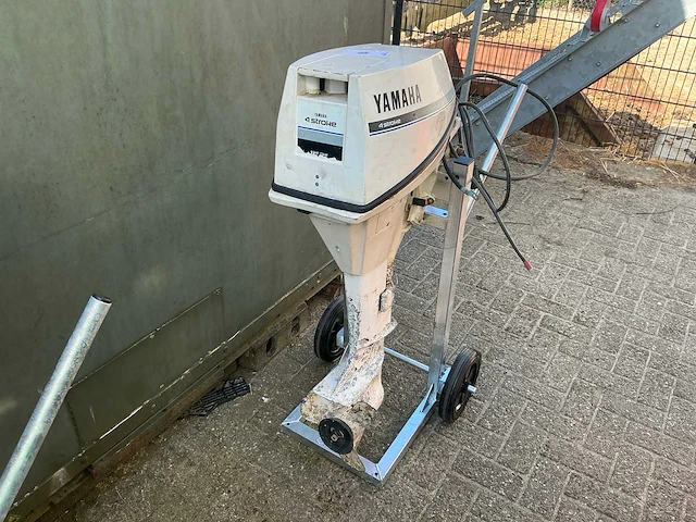 Yamaha fourstroke buitenboordmotor 9.9pk - afbeelding 2 van  7
