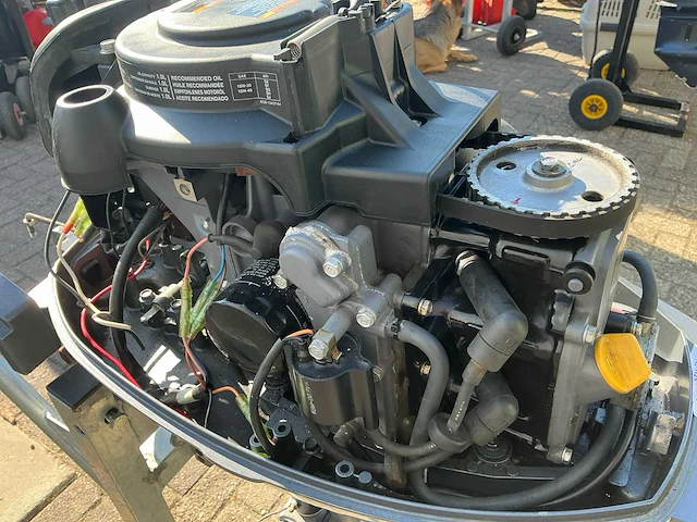 Yamaha fourstroke buitenboordmotor 9.9pk - afbeelding 2 van  10