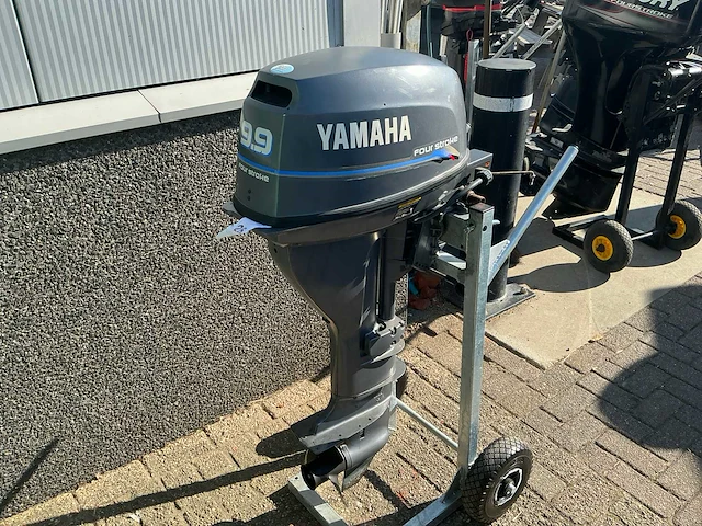 Yamaha fourstroke buitenboordmotor 9.9pk - afbeelding 3 van  10