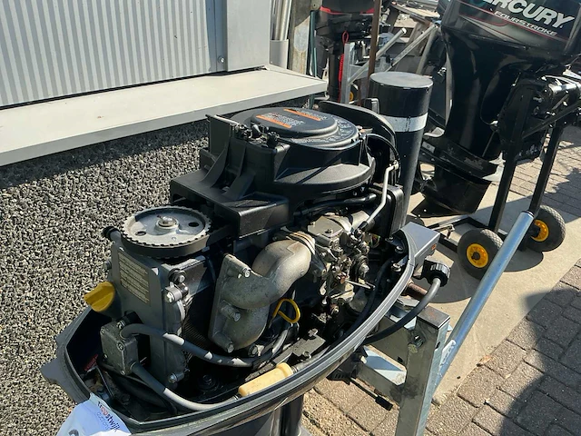 Yamaha fourstroke buitenboordmotor 9.9pk - afbeelding 9 van  10