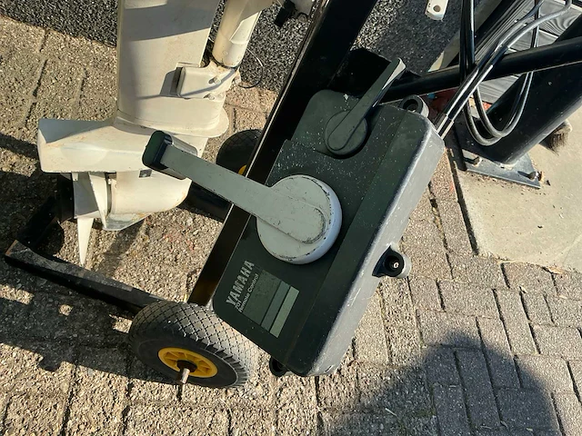 Yamaha fourstroke buitenboordmotor 9.9pk - afbeelding 10 van  11