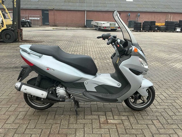 Yamaha malaguti s50 motorscooter - afbeelding 13 van  18