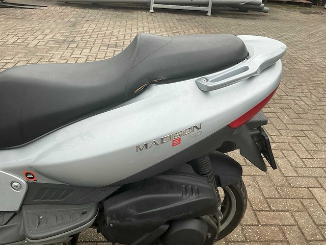 Yamaha malaguti s50 motorscooter - afbeelding 17 van  18