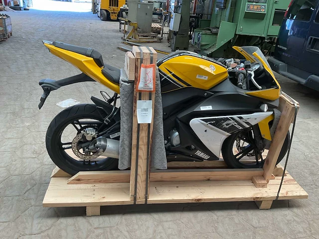 Yamaha motorfiets - afbeelding 5 van  8