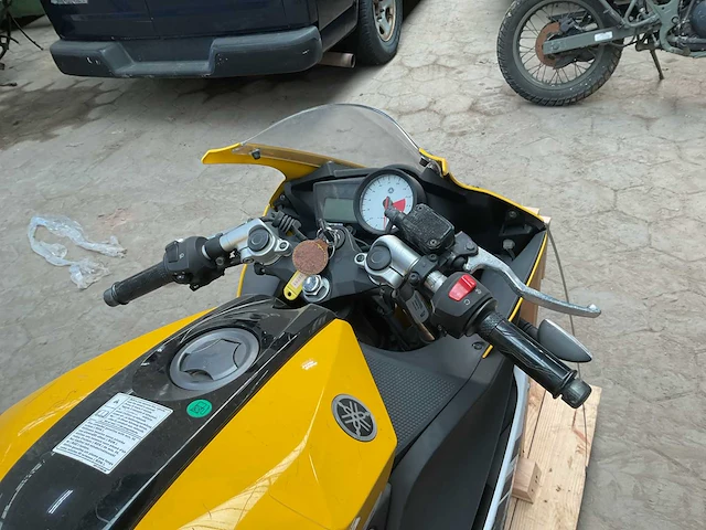Yamaha motorfiets - afbeelding 6 van  8