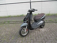 Yamaha neo's (scooter alleen bedoeld voor onderdelen!) - bromscooter - injectie - scooter - afbeelding 4 van  11