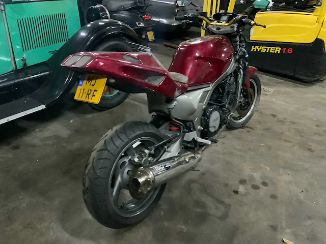 Yamaha sport motorfiets - afbeelding 7 van  14