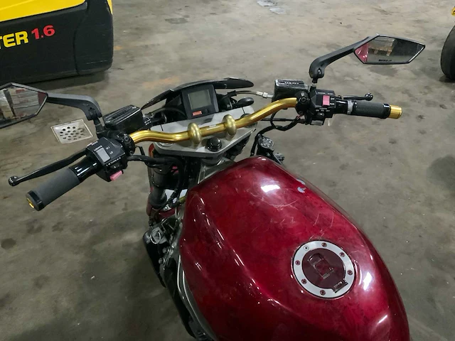 Yamaha sport motorfiets - afbeelding 11 van  14