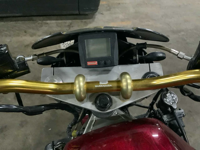 Yamaha sport motorfiets - afbeelding 12 van  14