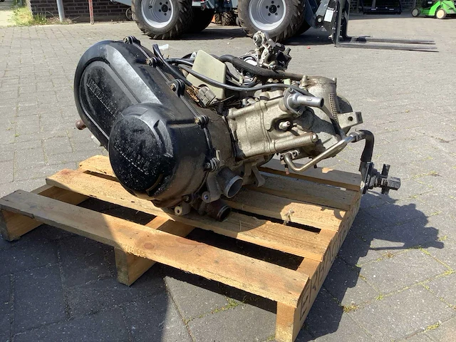 Yamaha ultramatic benzinemotor - afbeelding 1 van  5
