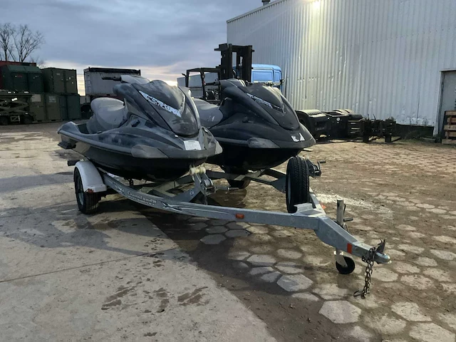 Yamaha waverunner waterscooter op aanhanger (2x) - afbeelding 2 van  22