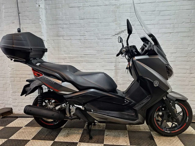 Yamaha x-max abs sg26 motorscooter - afbeelding 6 van  7