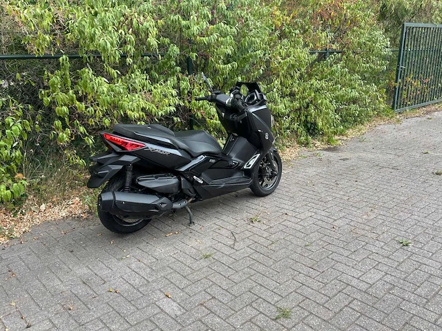 Yamaha xmax 400 motorfiets - afbeelding 1 van  7