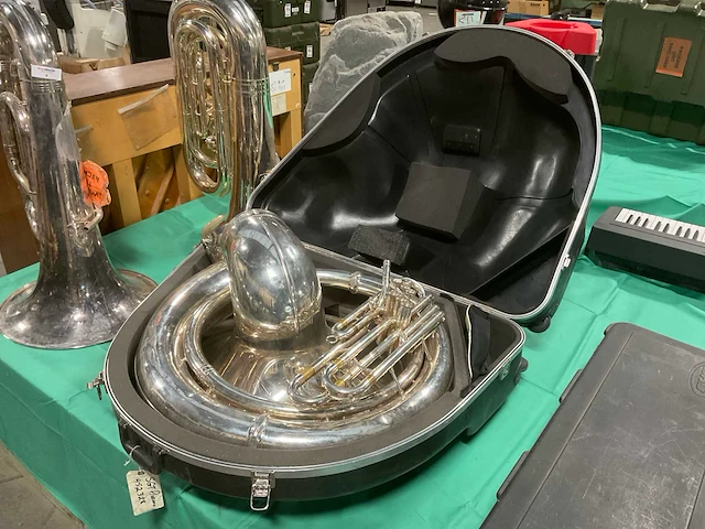 Yamaha ysh411 sousaphone - afbeelding 7 van  8