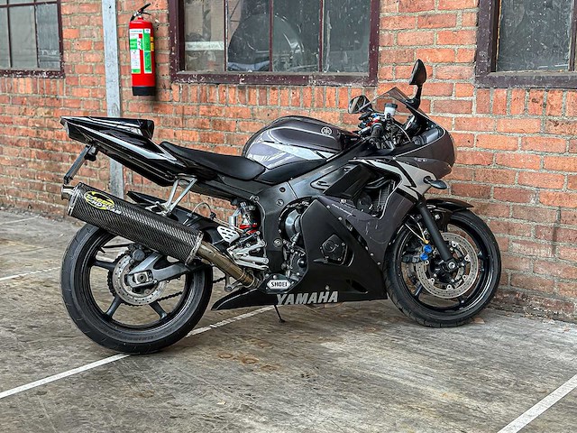 Yamaha yzf-r6 600cc 2004, ml-dr-26 - afbeelding 2 van  15