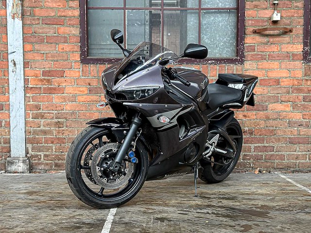 Yamaha yzf-r6 600cc 2004, ml-dr-26 - afbeelding 1 van  15