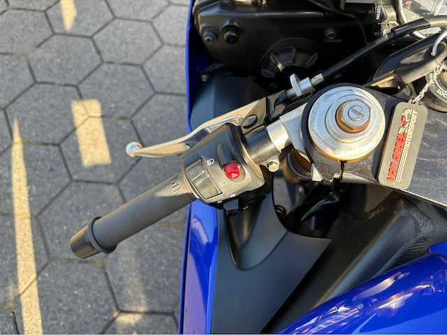 Yamaha yzf r6 motorfiets - afbeelding 17 van  29