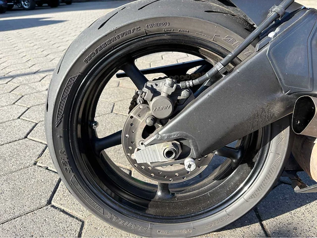 Yamaha yzf r6 motorfiets - afbeelding 18 van  29