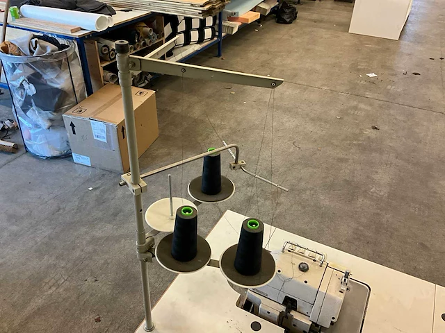 Yamata fy747a lokmachine - afbeelding 8 van  18