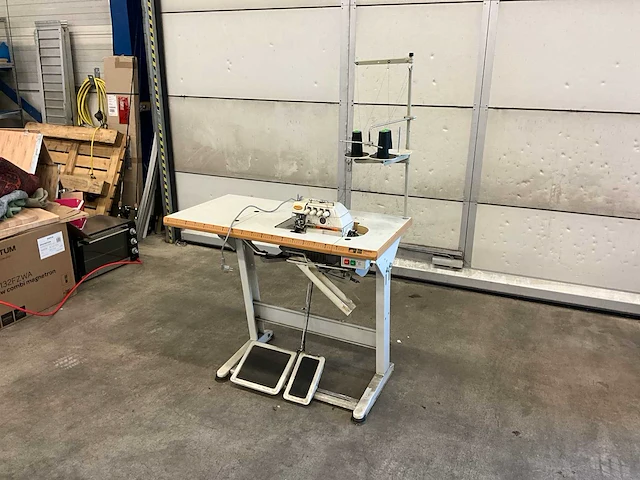 Yamata fy747a lokmachine - afbeelding 1 van  18