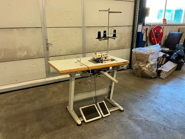 Yamata fy747a lokmachine - afbeelding 12 van  18