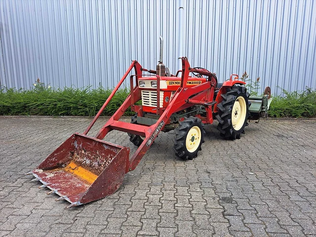 Yanmar - 2000d - vierwielaangedreven landbouwtractor - afbeelding 1 van  12