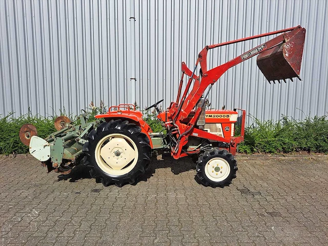 Yanmar - 2000d - vierwielaangedreven landbouwtractor - afbeelding 7 van  12