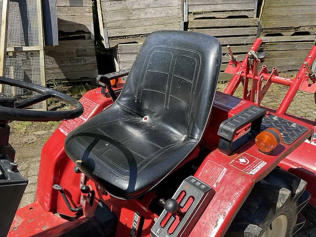 Yanmar f15d minitractor met freesmachine - afbeelding 18 van  22