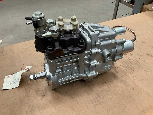 Yanmar fuel injection pomp - afbeelding 3 van  7