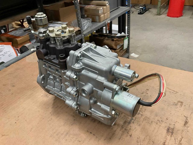 Yanmar fuel injection pomp - afbeelding 4 van  7