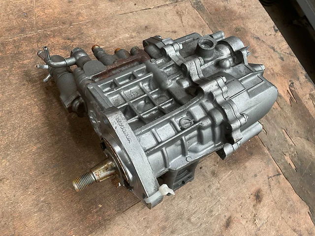 Yanmar fuel pump - afbeelding 3 van  5