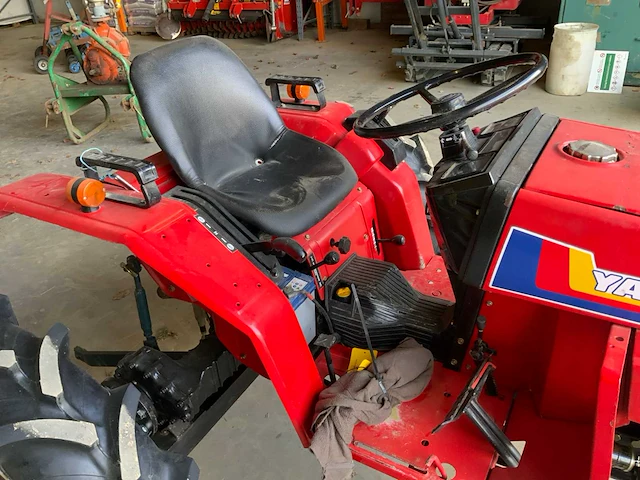 Yanmar fx17d smalspoor- en compacttractor - afbeelding 11 van  14