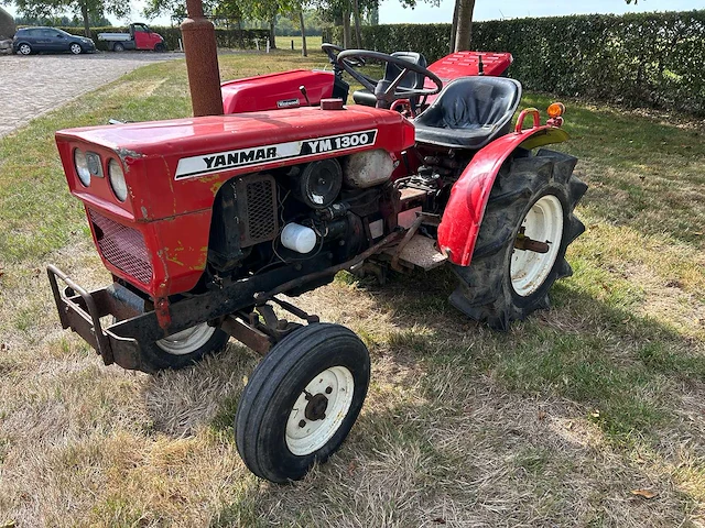 Yanmar ym1300 minitractor - afbeelding 9 van  13