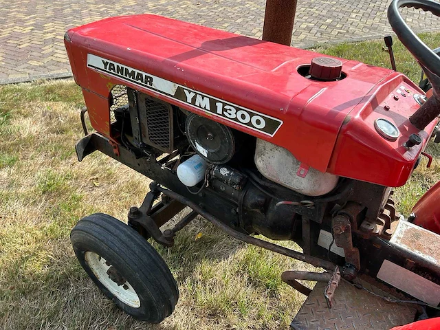 Yanmar ym1300 minitractor - afbeelding 13 van  13
