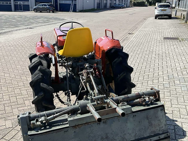 Yanmar ym2200 minitractor - afbeelding 16 van  19