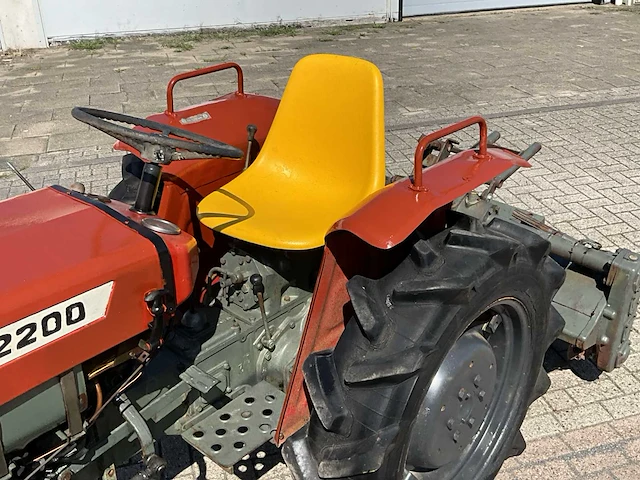 Yanmar ym2200 minitractor - afbeelding 17 van  19