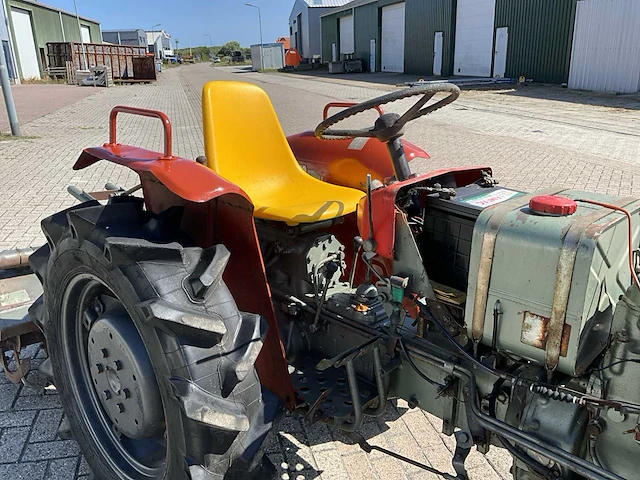 Yanmar ym2200 minitractor - afbeelding 18 van  19