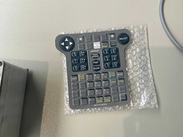 Yaskawa motoman - yr-es165n-b00 - robotic loader - 2005 - afbeelding 4 van  13