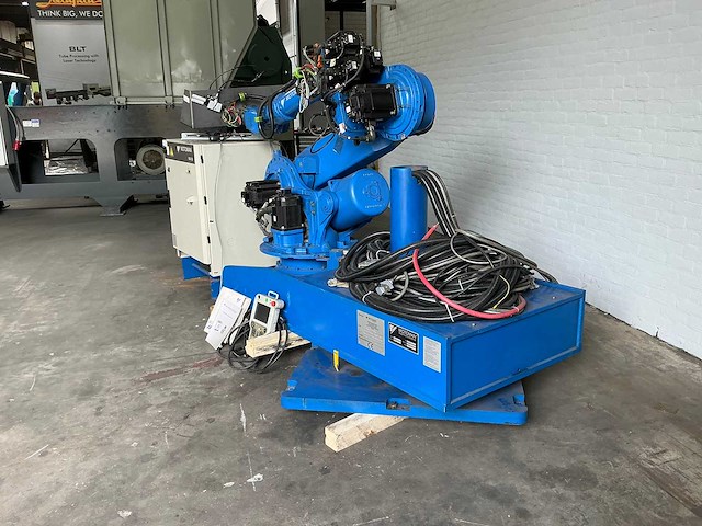 Yaskawa motoman - yr-es165n-b00 - robotic loader - 2007 - afbeelding 6 van  12