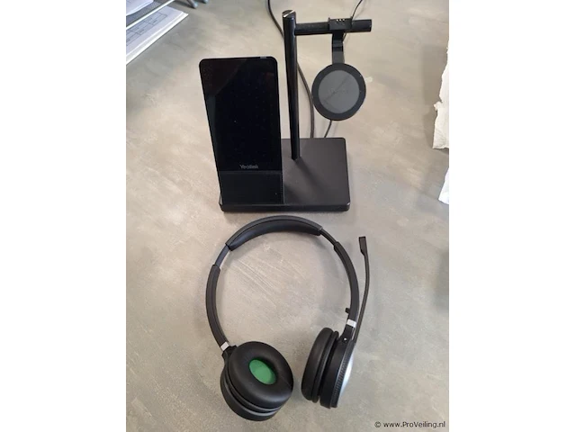 Yealink telefoon met headset - afbeelding 1 van  7